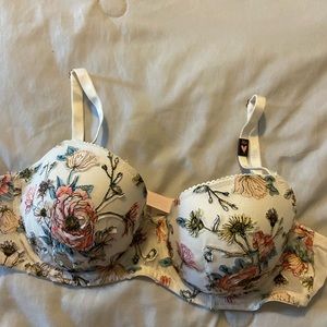 Victoria’s secret bra Brand new w tags